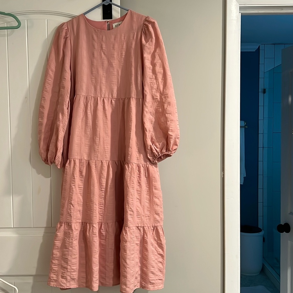 Size Medium Aura midi dress